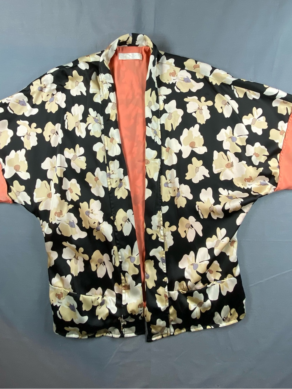 Lumiere kimono style Floral Open-Front Jacket in Black & Cream